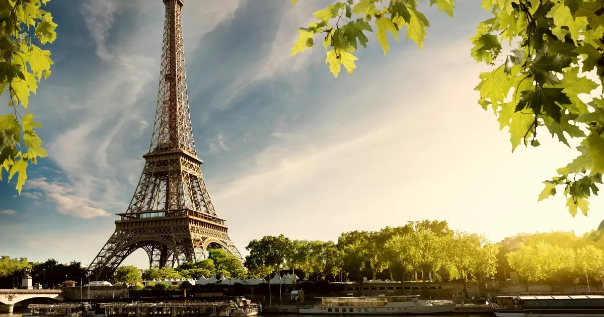 The Ultimate Guide to Saving Money AND Loving Paris: Expert Tips for 2025