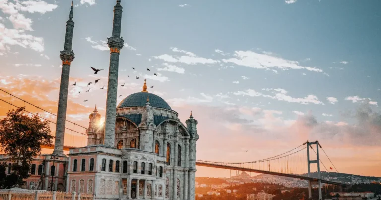 How to Save Money in Istanbul For Travelers 2025