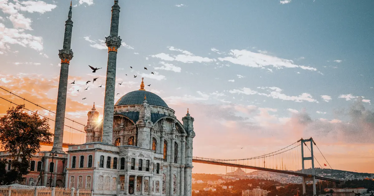 How to Save Money in Istanbul For Travelers 2025